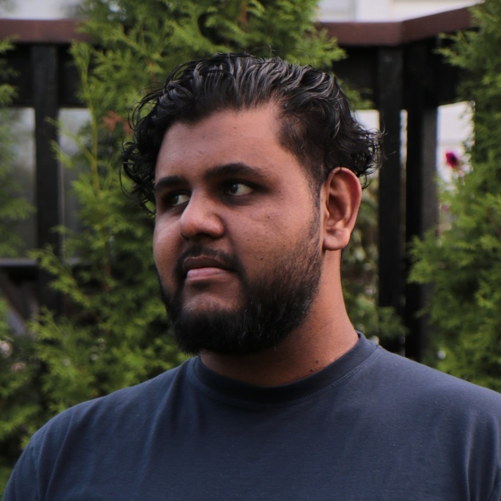 Headshot of Akeel Khan